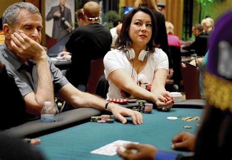 Jennifer Tilly Leads Women in Poker Hall of Fame Nominees