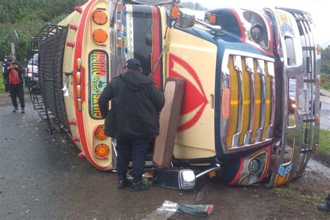 Bus Vuelca En La Interamericana Y Deja M S De Heridos Video