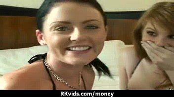 jeune fille désespérée nue en public et baise pour payer son loyer 13 XVIDEOS