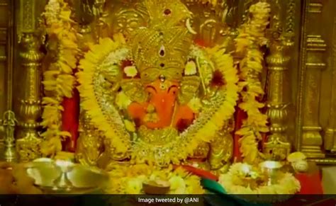 ''Aarti'' Performed At Mumbai's Siddhivinayak Temple On Ganesh Chaturthi