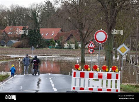 Niedersachsen Hannover Hochwasser Der Ort Lauenstadt Bei Schulenburg