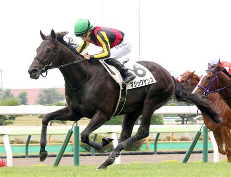 【函館5r・2歳新馬】良血マジックサンズが大外から豪快に伸びて初陣v 佐々木大輔騎手「強いですね」 スポーツ報知