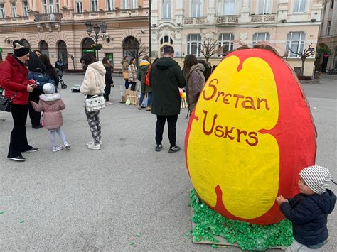 Na Trgu slobode održana manifestacija Čarolija Uskrsa Ovog i