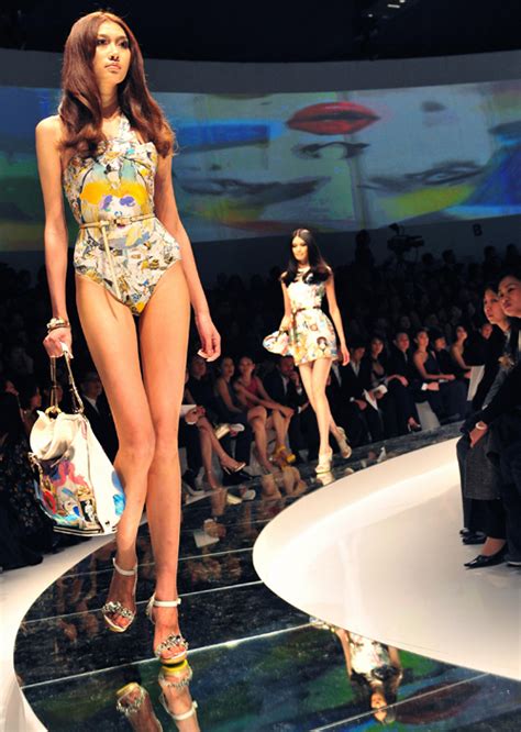 9 Hot Sexy Du Juan Bikini Pics