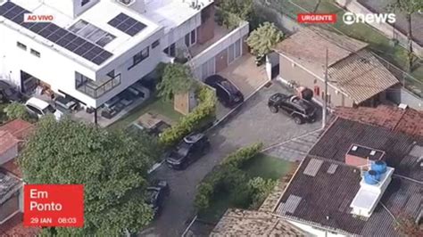 V Deo Pf Faz Buscas Na Casa De Carlos Bolsonaro Globonews Em Ponto G