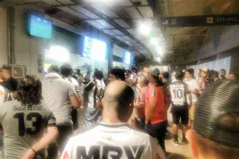 Problema nas catracas do Mineirão atrasa entrada de torcedores no jogo