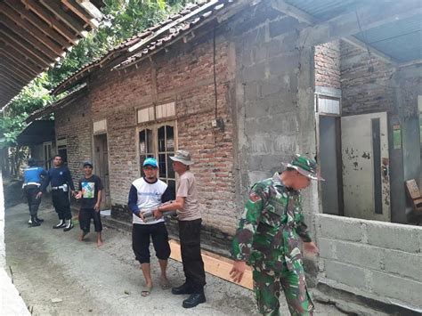 Sinergitas TNI Polri Masyarakat Dalam Rehabilitasi Rumah Terdampak