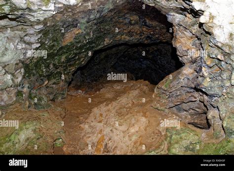 Devils Cave Hi Res Stock Photography And Images Alamy