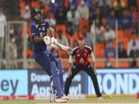 India Vs England 1st T20 Rishabh Pant Hits Reverse Scoop Six On Jofra