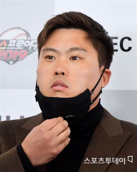 토론토 에이스 류현진 스프링캠프 합류위해 출국새로운 팀에 적응하는 것이 우선일문일답 네이트 스포츠