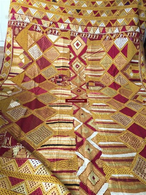 810 SOLD Antique Darshan Dwar Phulkari Bagh textile - WOVENSOULS ...