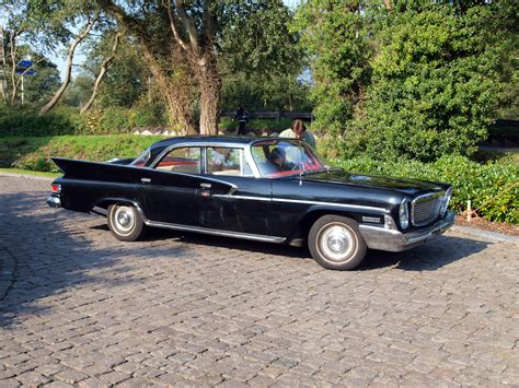Chrysler Saratoga - Information and photos - MOMENTcar