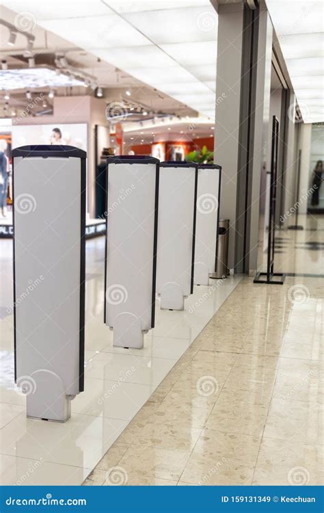 Retail Shop Electronic Anti Theft Gate System With Sensor Deters