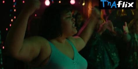 Sydelle Noel Bikini Underwear Scene In Glow Tnaflix