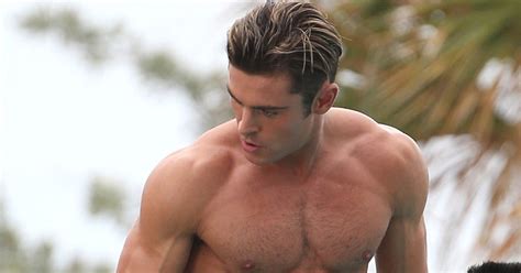 Zac Efron Shirtless Baywatch Movie Set Pictures Popsugar Celebrity