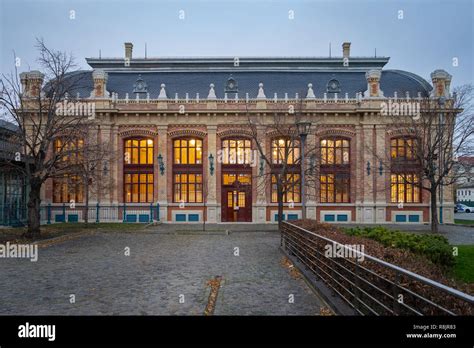 Budapest Nyugati Train Station Stock Photo - Alamy