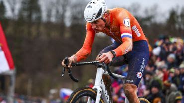 Cyclocross De Loenhout Wout Van Aert Termine E Pour Son Retour