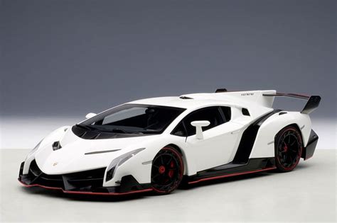 Descubrir 53 Imagen Lamborghini Veneno Blanco Abzlocal Mx