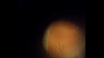 asomando caliente en el baño XVIDEOS