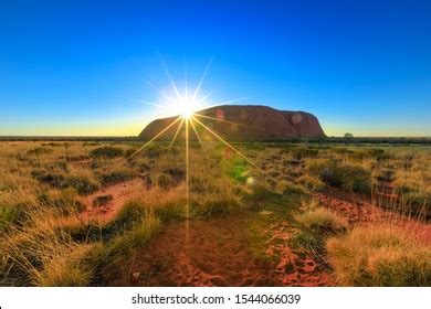 563 Uluru sunrise Images, Stock Photos & Vectors | Shutterstock