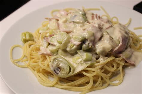 Spaghetti Mit Lauch Sahne Sauce Von Evadrei Chefkoch