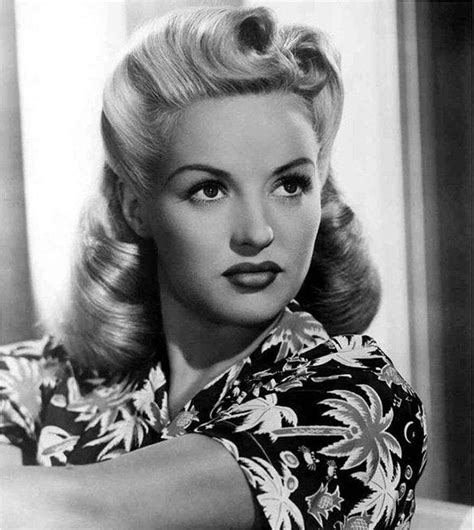 45 Vintage Victory Rolls From 1940s Any Woman Can Copy