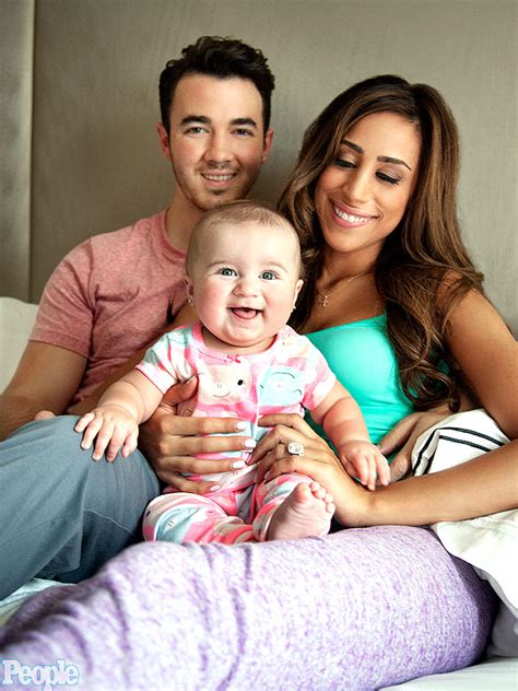 Danielle Jonas – Moms & Babies – Celebrity Babies and Kids - Moms ...