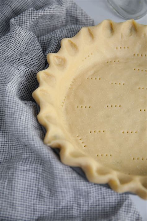 How To Make A Foolproof Flaky Pie Crust Mom Loves Baking