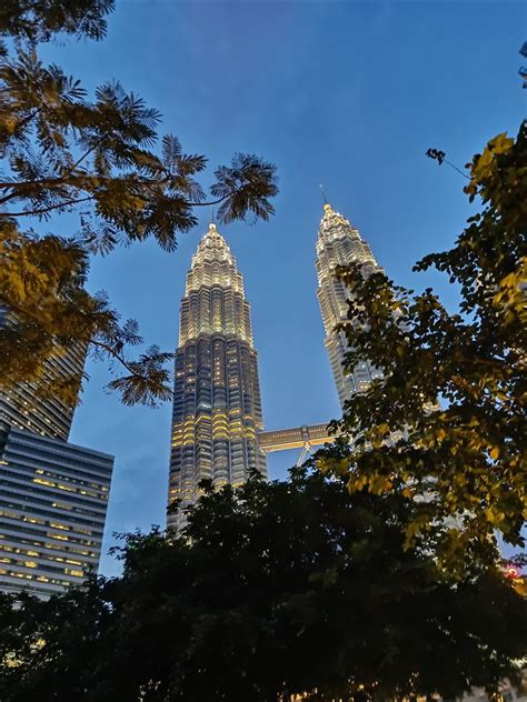 Petronas Twin Tower Photo Kuala Lumpur Malaysia