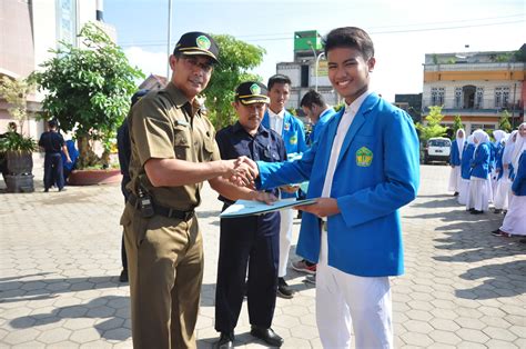 SISWA BERPRESTASI DAN TELADAN SMA BUDI UTOMO PERAK – SMA BUDI UTOMO