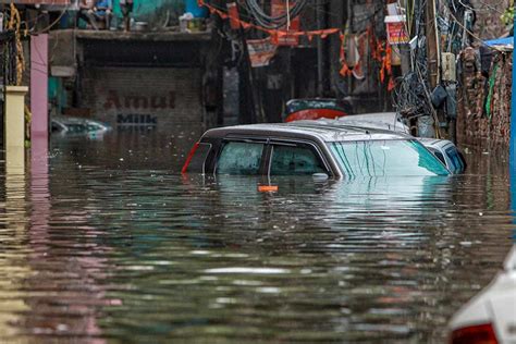 Delhi Rains Imd Issues Orange Alert For Rain In Delhi After Heaviest