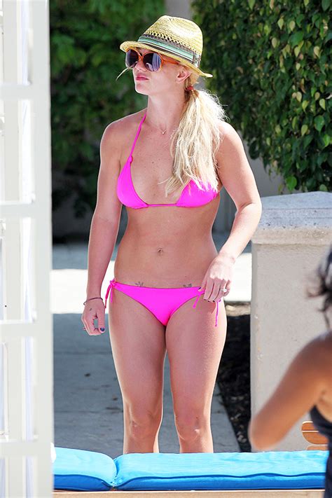 Britney Spears Stuns In Hot Pink Bikini As She Says To Always Tell The