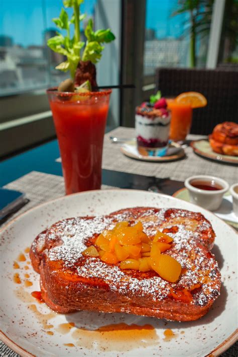 Gaslamp Brunch: The Rooftop by STK