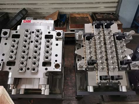 24 Cavity 26 22 Preform With Pneumatic Valve Gate Pet Preform Mold