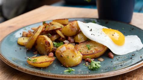 Bratkartoffeln Mit Speck Und Zwiebeln Let S Cook