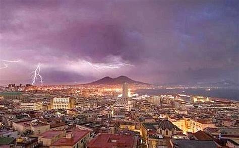 Meteo Napoli Maltempo In Arrivo Con Piogge E Temporali 3B Meteo