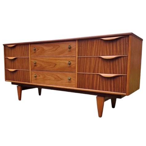 Mid Century Modern Walnut Triple Dresser Or Credenza By Stanley At 1stdibs Stanley Finnline