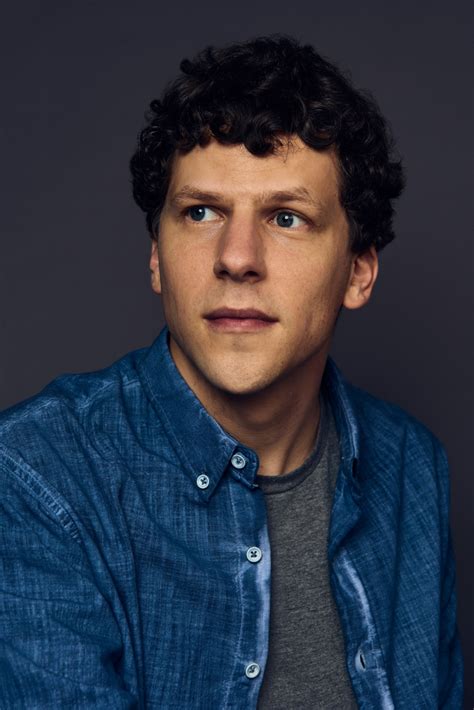 Jesse Eisenberg Na Mastercard OFF CAMERA 2023 Kulturatka Pl