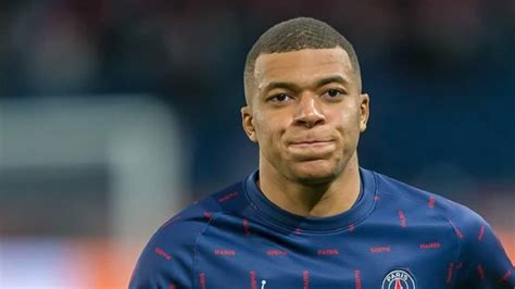 Kylian Mbappé Soffre Une Ferrari Mais Il Ne Peut Pas La Conduire