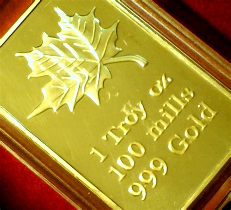 One Troy Ounce 100 mills .999 Gold Canada Leaf 24k Gold Plated Bullion Bar