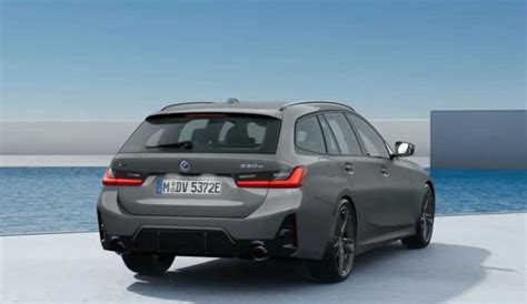 2023 BMW 330e Touring LCI Filmed In Snowy Austria