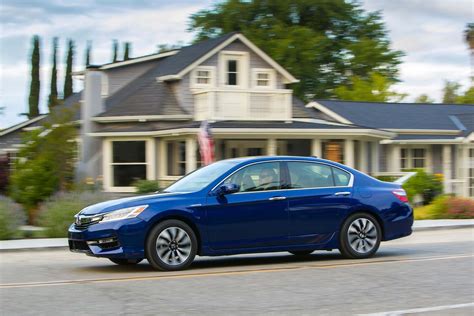 Just How Efficient Is the New 2017 Honda Accord Hybrid Compared to ...