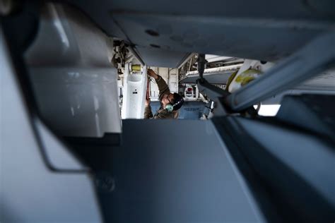 DVIDS Images Th EARS Trains Th EFGS In Hot Pit Refueling KC Image Of