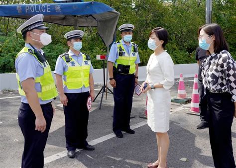 筑牢疫情防控“第一道关口” 镇领导看望慰问高速道口防疫执勤人员图片新闻工作动态徐泾镇上海市青浦区人民政府