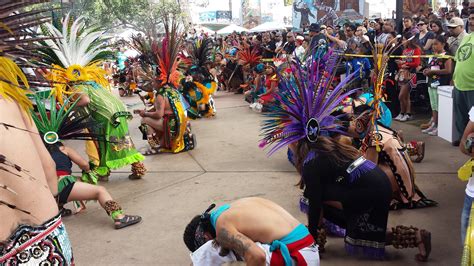 Mas De 300 Danzantes Aztecas El Domingo En Barrio Loganen San Diego Bc Reporteros