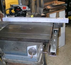 Homemade Table Saw Rip Fence - HomemadeTools.net