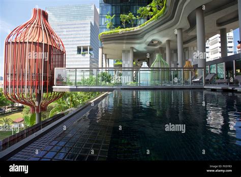 Singapore Park Royal Hotel pool Stock Photo - Alamy