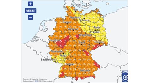 Schnee Alarm Und Hochwasser Gefahr In Deutschland Sturm Zoltan