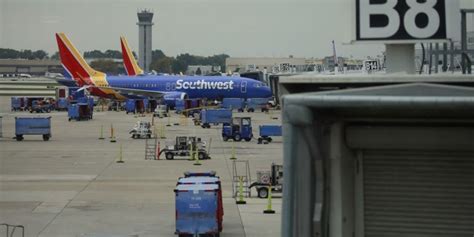 Southwest Airlines, pilots reach preliminary contract deal | Crain's ...