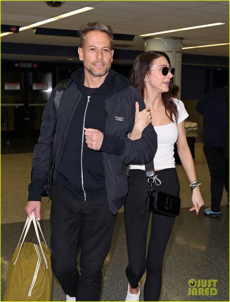 Ioan Gruffudd Fianc E Bianca Wallace Arrive Back In L A After